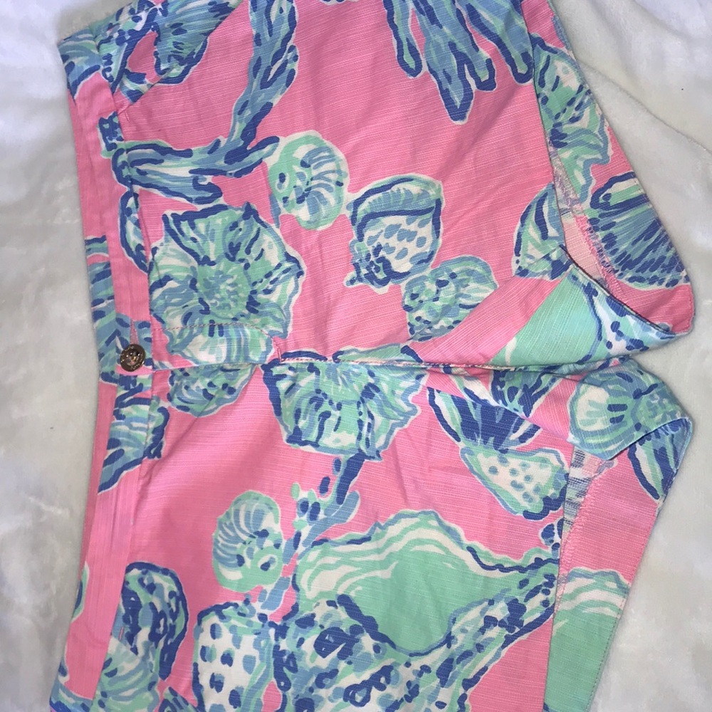 Lilly Pulitzer shorts 🩳 - Picture 8 of 14